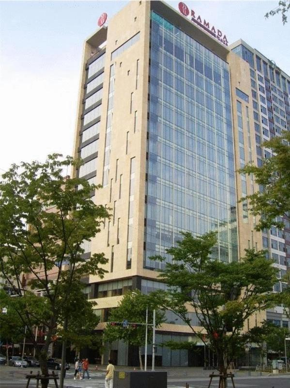 Ramada Plaza By Wyndham Gwangju Hotel Gwangju Metropolitan City Eksteriør billede
